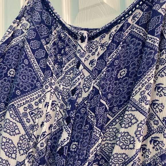 Blue and white patterned romper forever 21 - Picture 5 of 5